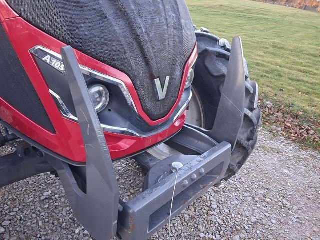 Tracteur VALTRA A105H - photo slide 13
