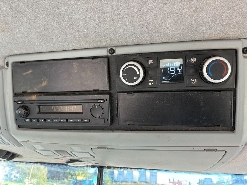 Tracteur chargeur VALTRA N 134 DIRECT - photo slide 12