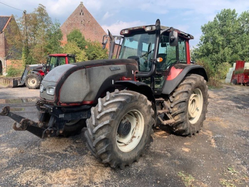 Tracteur VALTRA T160 - photo slide 1