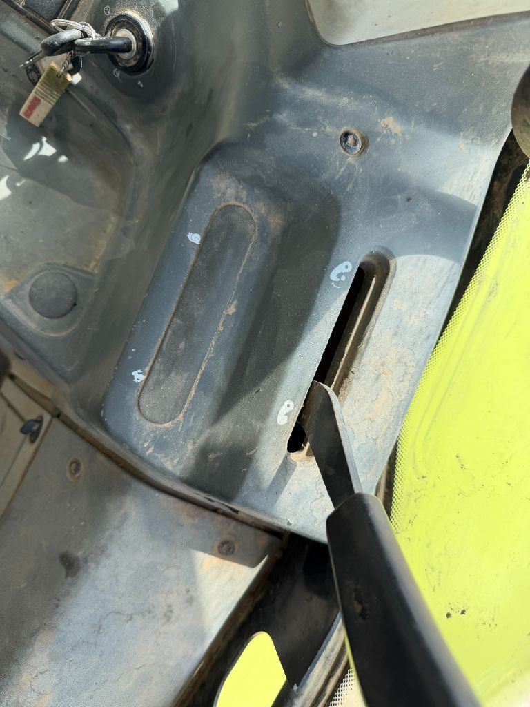 Tracteur CLAAS ARION 620 - photo slide 14