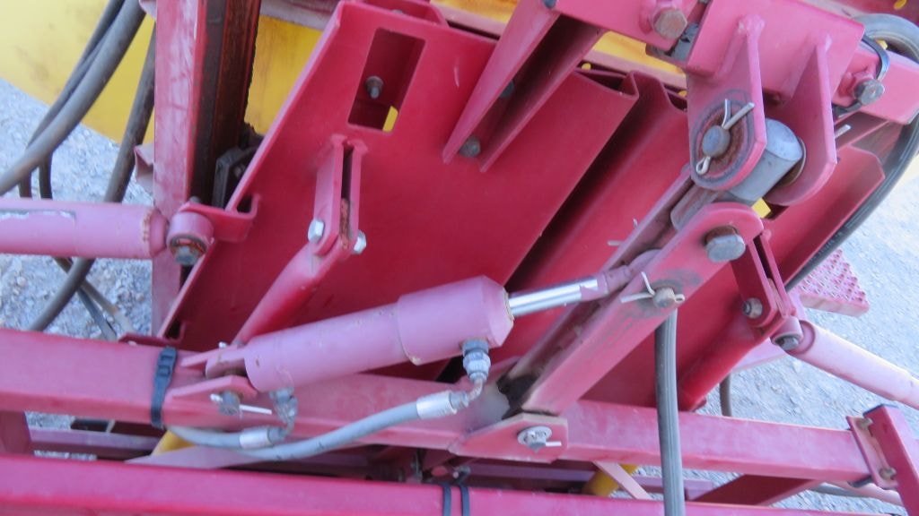 Pulverisateur HARDI 1000 - photo slide 9