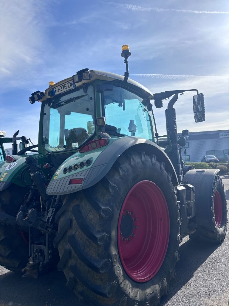 Tracteur FENDT 720 - photo slide 5