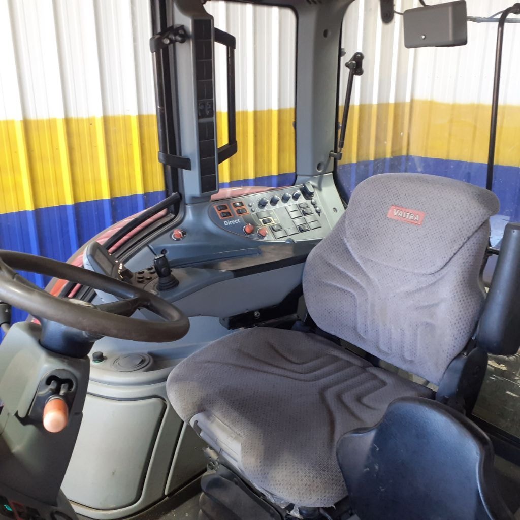 Tracteur VALTRA T163 - photo slide 10