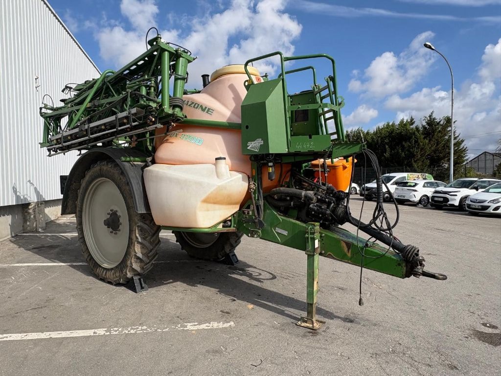 Pulverisateur AMAZONE UX3200 - photo slide 1
