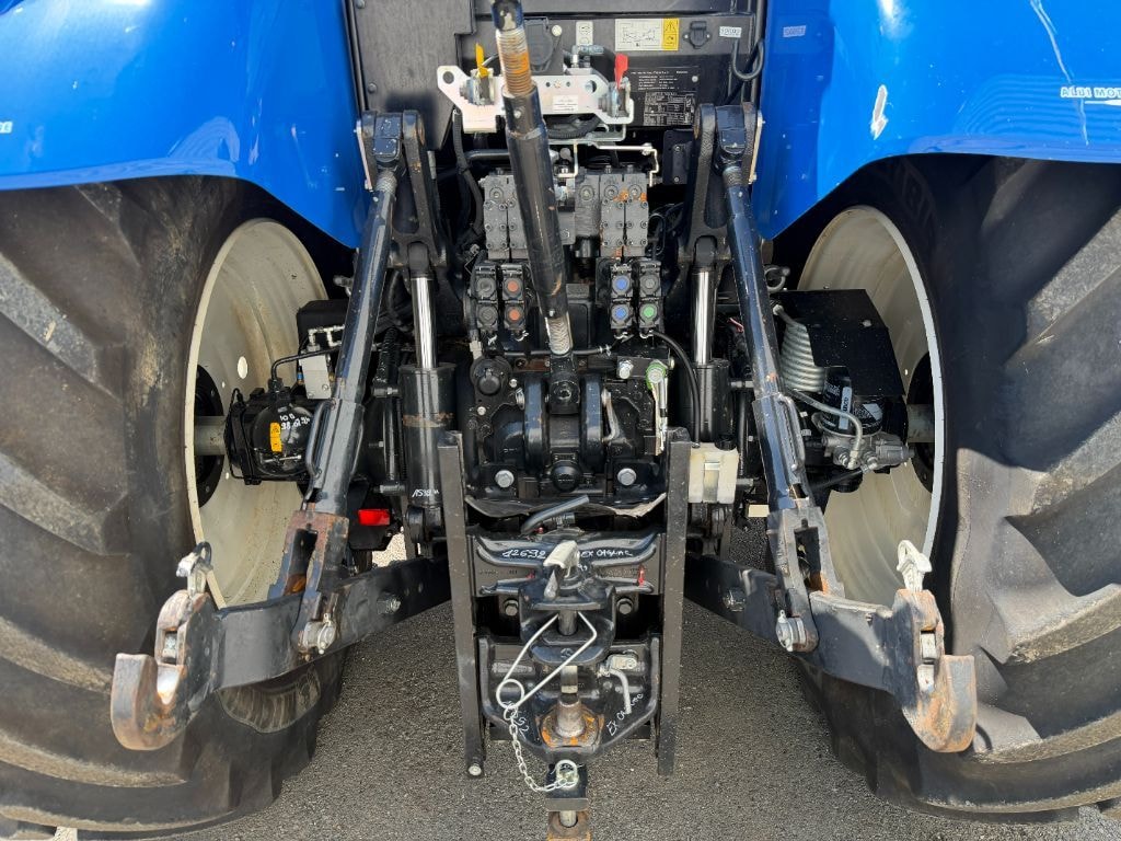 Tracteur NEW HOLLAND T7.230 - photo slide 9