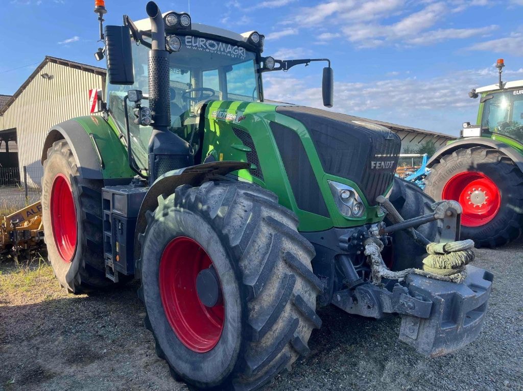 Tracteur FENDT 824 VARIO PROFI + - photo slide 2