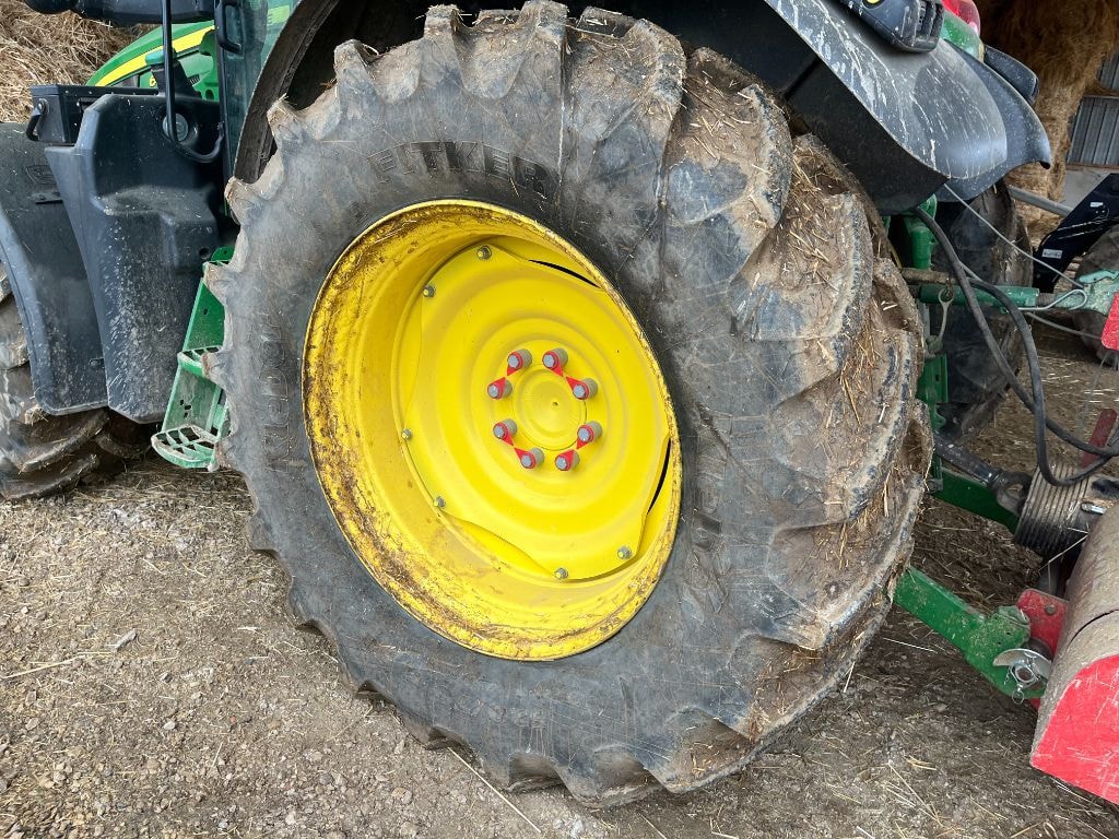 Tracteur JOHN DEERE 6110M - photo slide 11