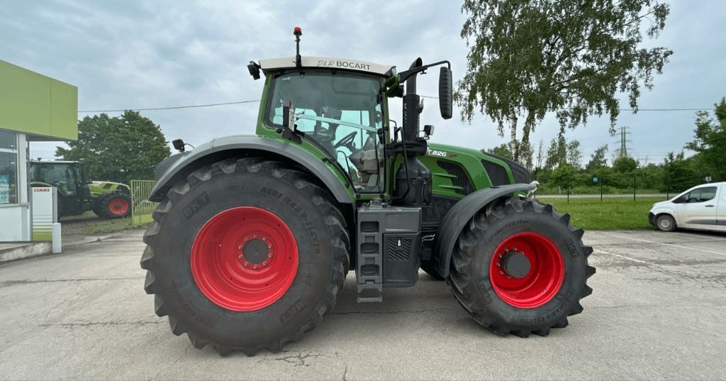 Tracteur FENDT 826 VARIO PROFI + - photo slide 8