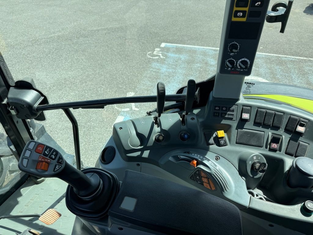 Tracteur CLAAS ARION 420 CLASSIC TB - photo slide 15