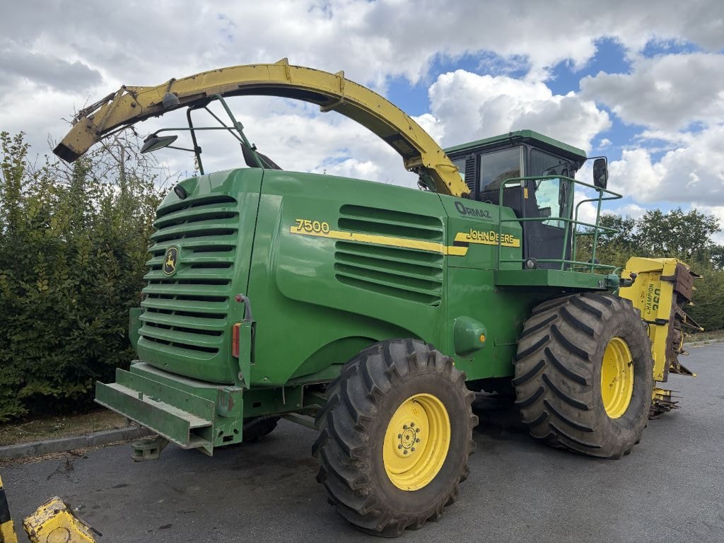 Ensileuse JOHN DEERE 7500 - photo slide 5