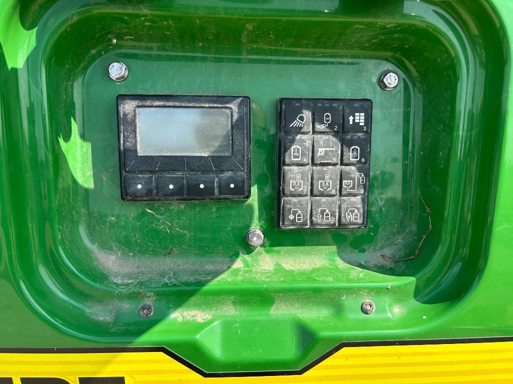 Pulverisateur JOHN DEERE R952i - photo slide 7