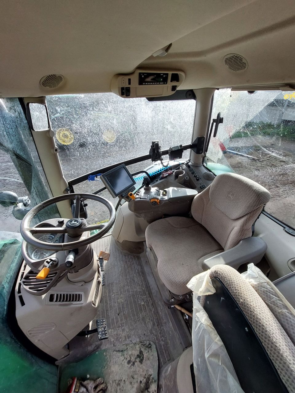 Tracteur JOHN DEERE 6195R - photo slide 11
