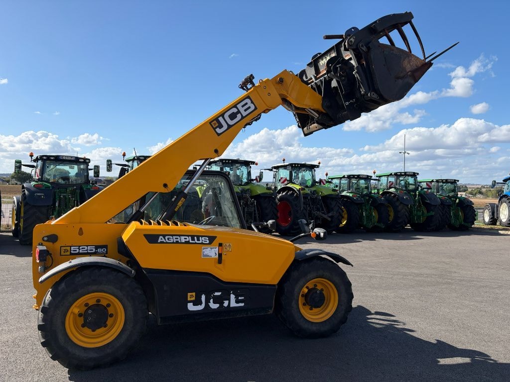 Telescopique JCB 525 60 AGRI + - photo slide 3