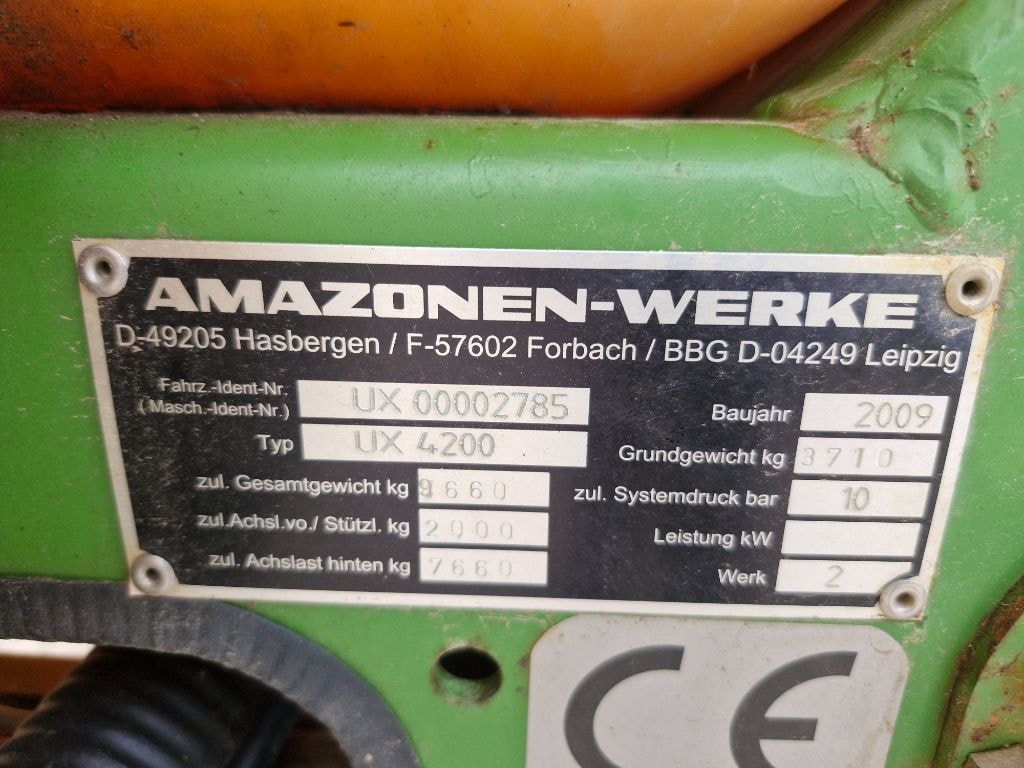 Pulverisateur AMAZONE Ux4200 - photo slide 12