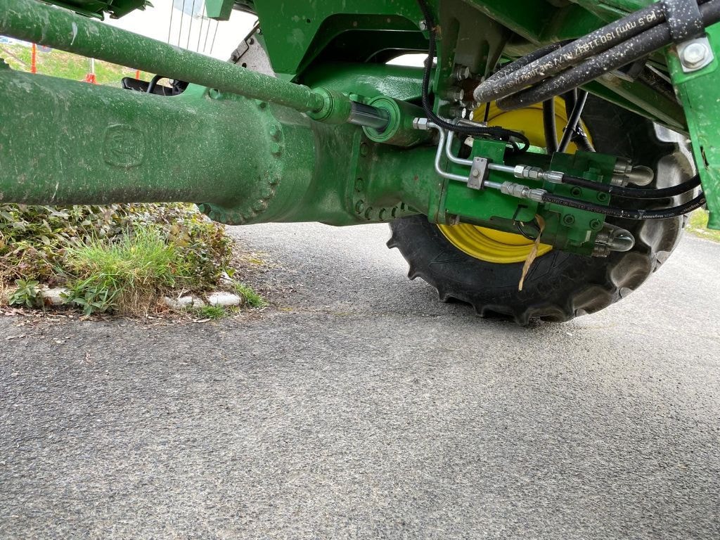 Moissonneuse JOHN DEERE T 560 HM - photo slide 28
