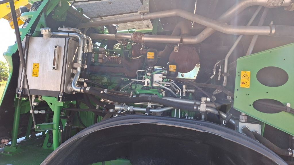 Ensileuse JOHN DEERE 8200 - photo slide 16