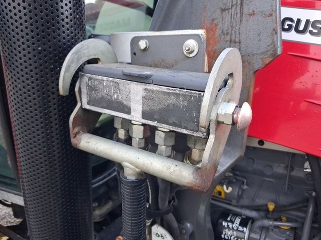 Tracteur MASSEY FERGUSON 5612 DYNA-4 ESSENTIAL - photo slide 19