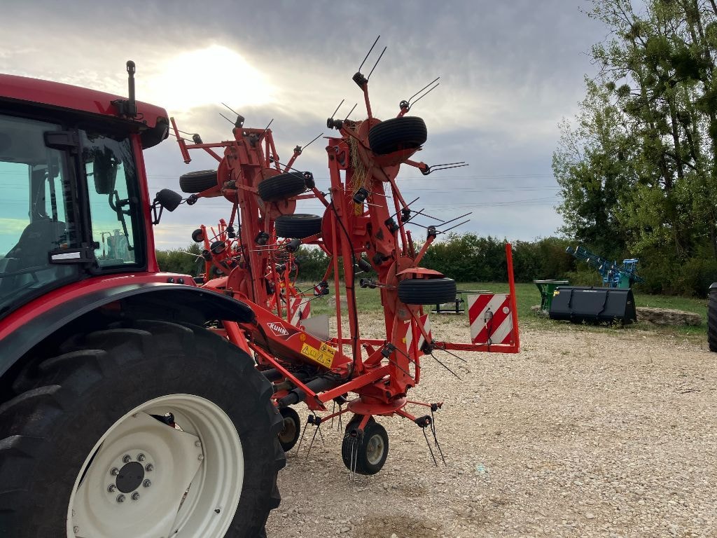 Faneuse KUHN 8702 - photo slide 2