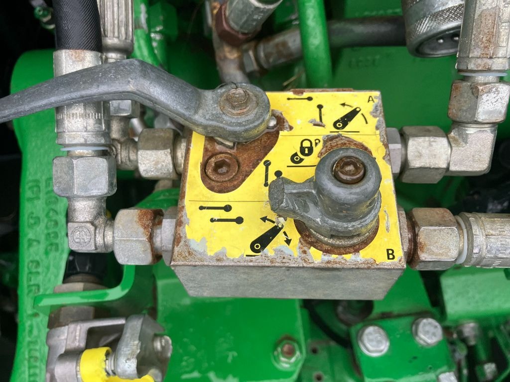 Tracteur JOHN DEERE 6195R - photo slide 22