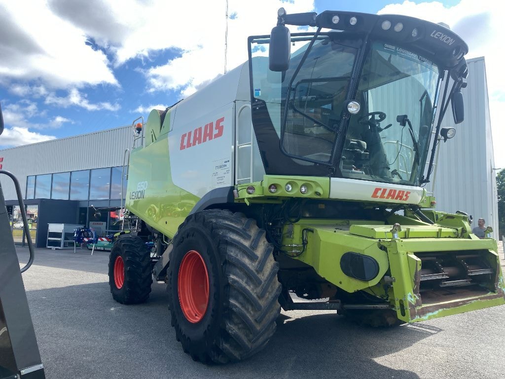 Moissonneuse CLAAS LEXION 650 4RM - photo slide 1