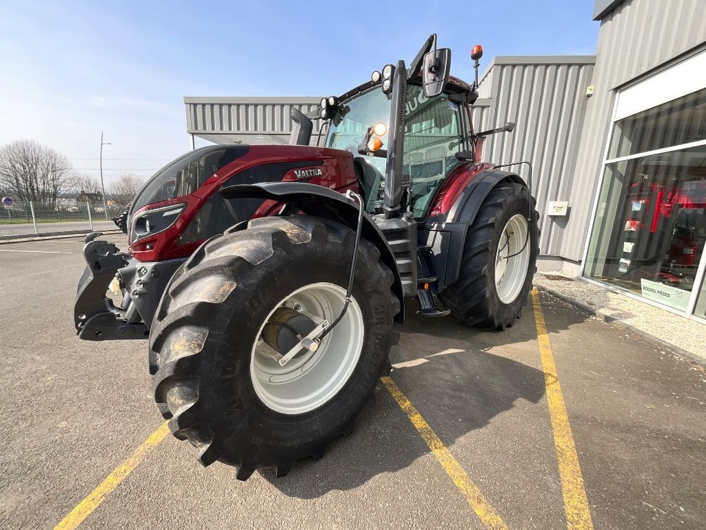 Tracteur VALTRA T 234 V SmartTouch - photo slide 1