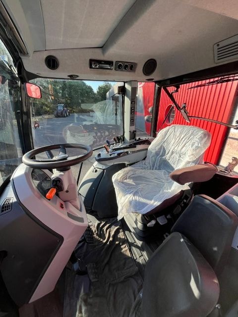 Tracteur VALTRA G105A - photo slide 10