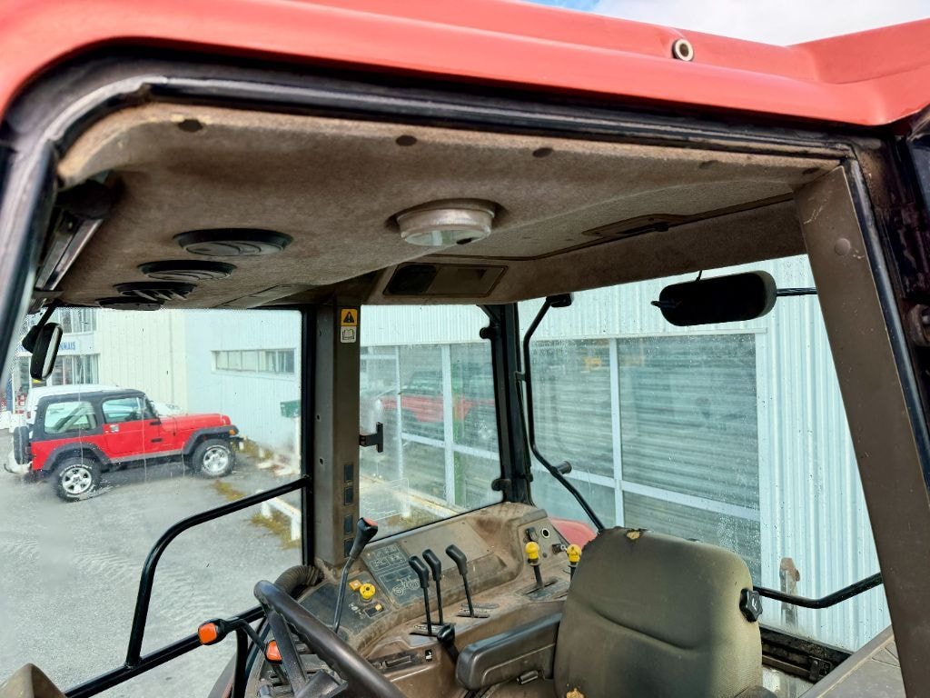 Tracteur NEW HOLLAND M100 - photo slide 12
