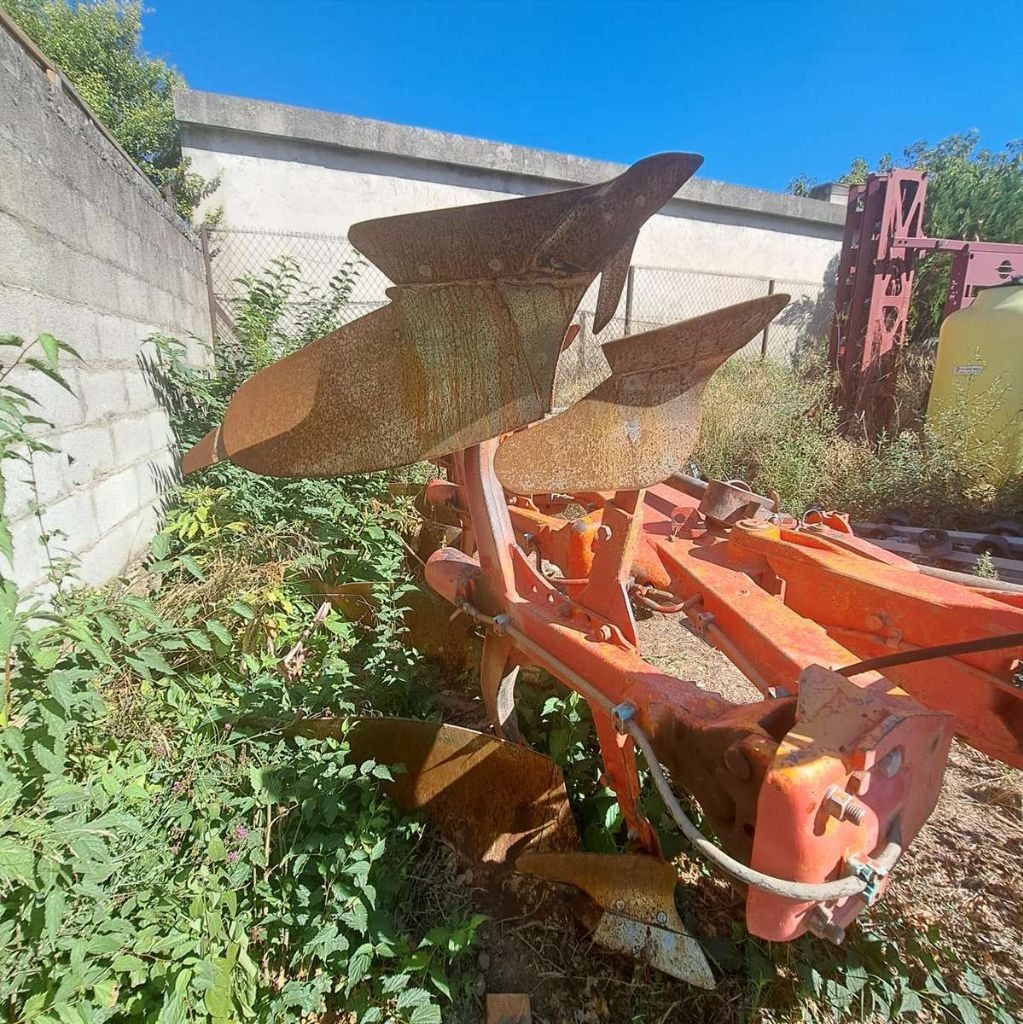 Charrue KUHN M120 - 4 SOCS - photo slide 6