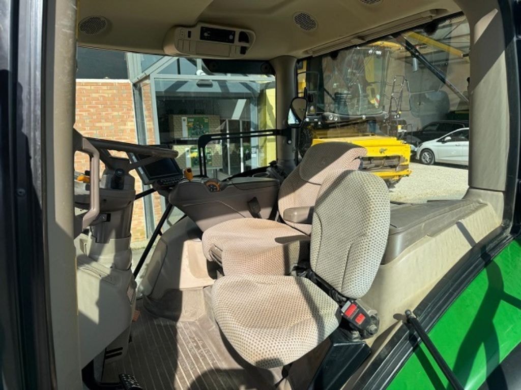 Tracteur JOHN DEERE 6120R - photo slide 8