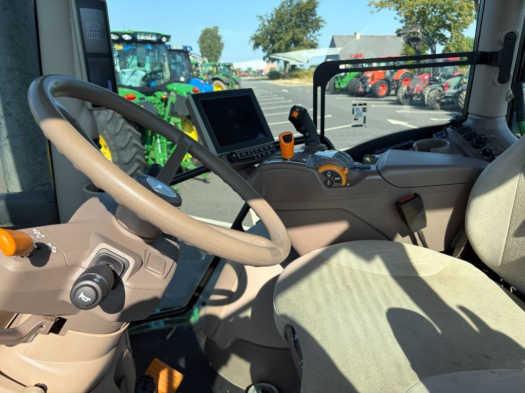 Tracteur chargeur JOHN DEERE 6R150 - photo slide 16