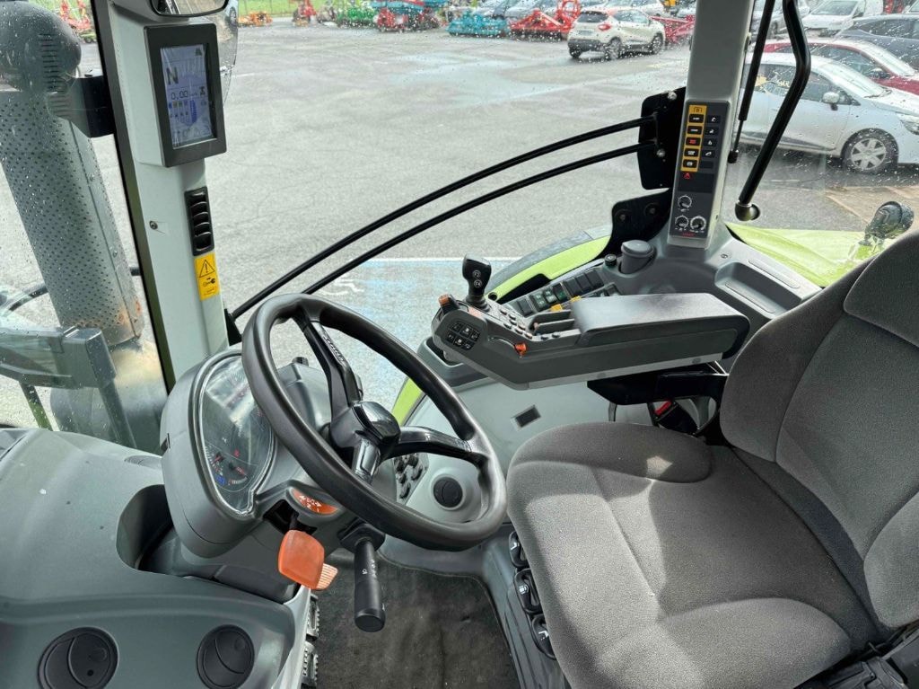 Tracteur CLAAS ARION 630 HEXASHIFT - - photo slide 17