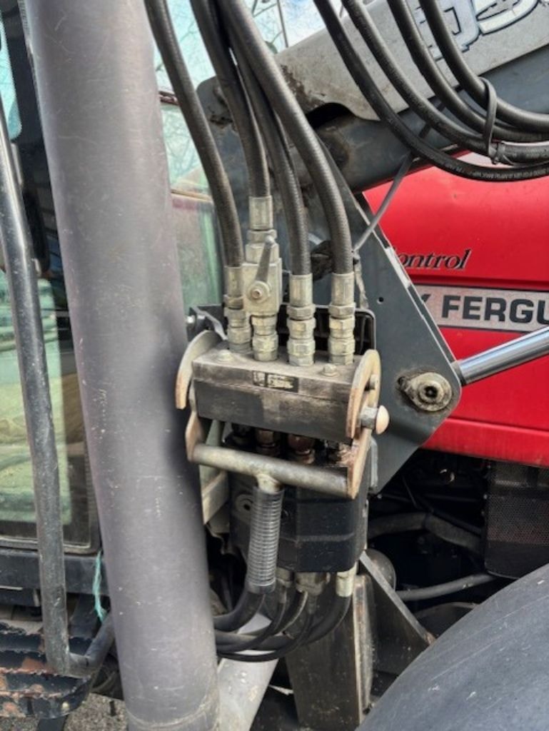 Tracteur chargeur MASSEY FERGUSON 6255 - photo slide 3