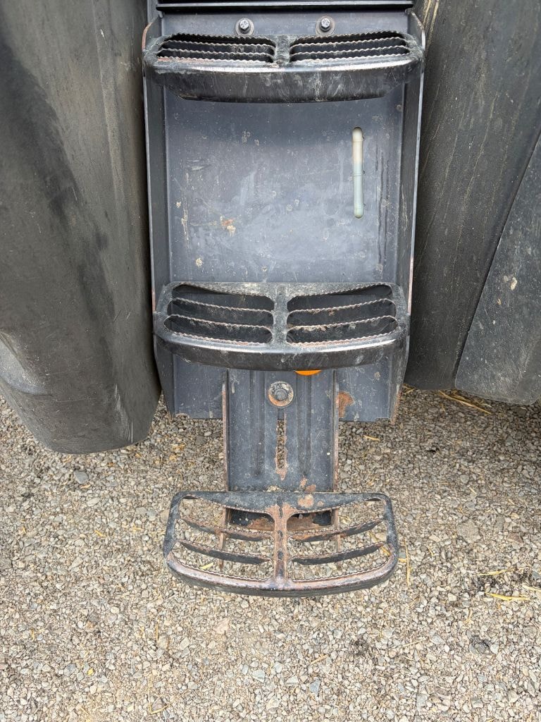 Tracteur VALTRA T175eA - photo slide 13
