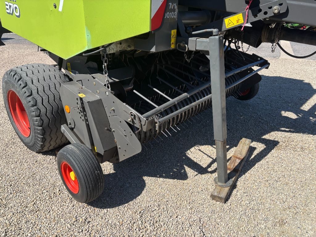 Presse balles rondes CLAAS Variant 370 - photo slide 8