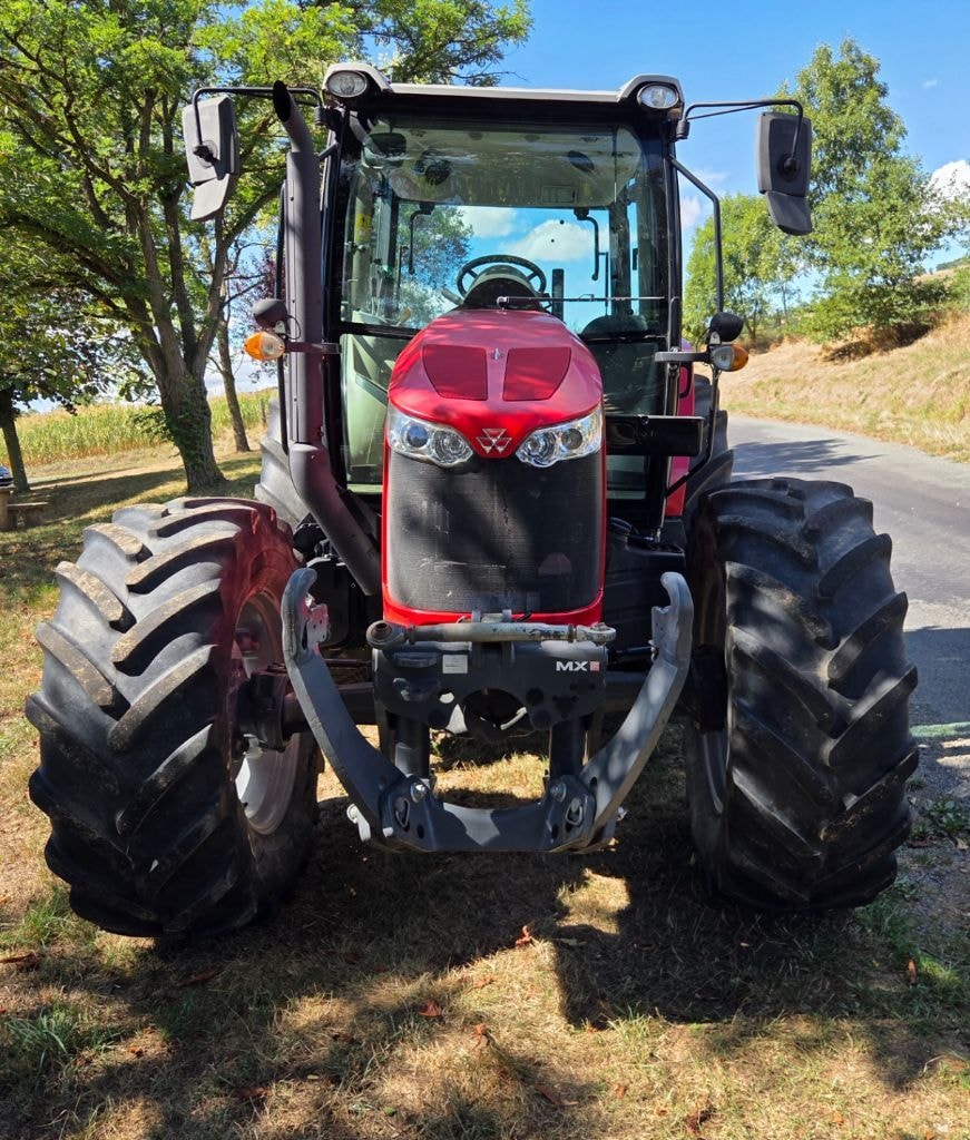 Tracteur MASSEY FERGUSON 5709 ESSENTIAL DYNA-4 - photo slide 3