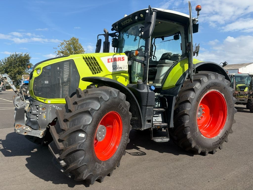 Tracteur CLAAS Axion 850 - photo slide 1