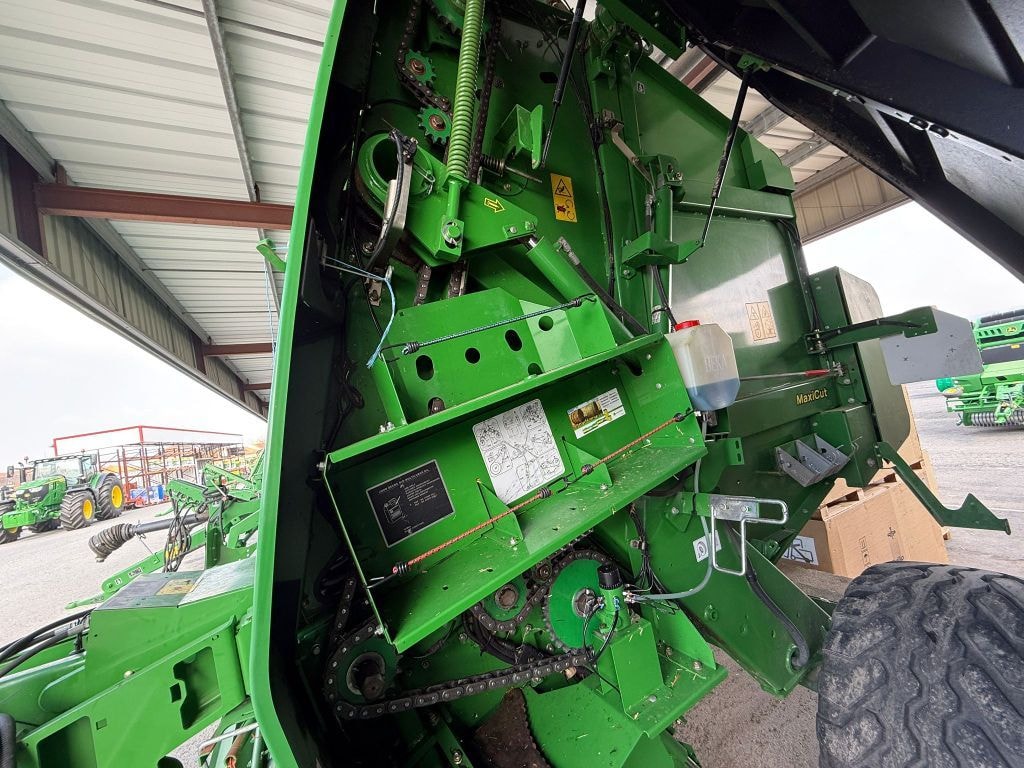 Presse balles rondes JOHN DEERE 864 MAXICUT 14 COUTEAUX - photo slide 9