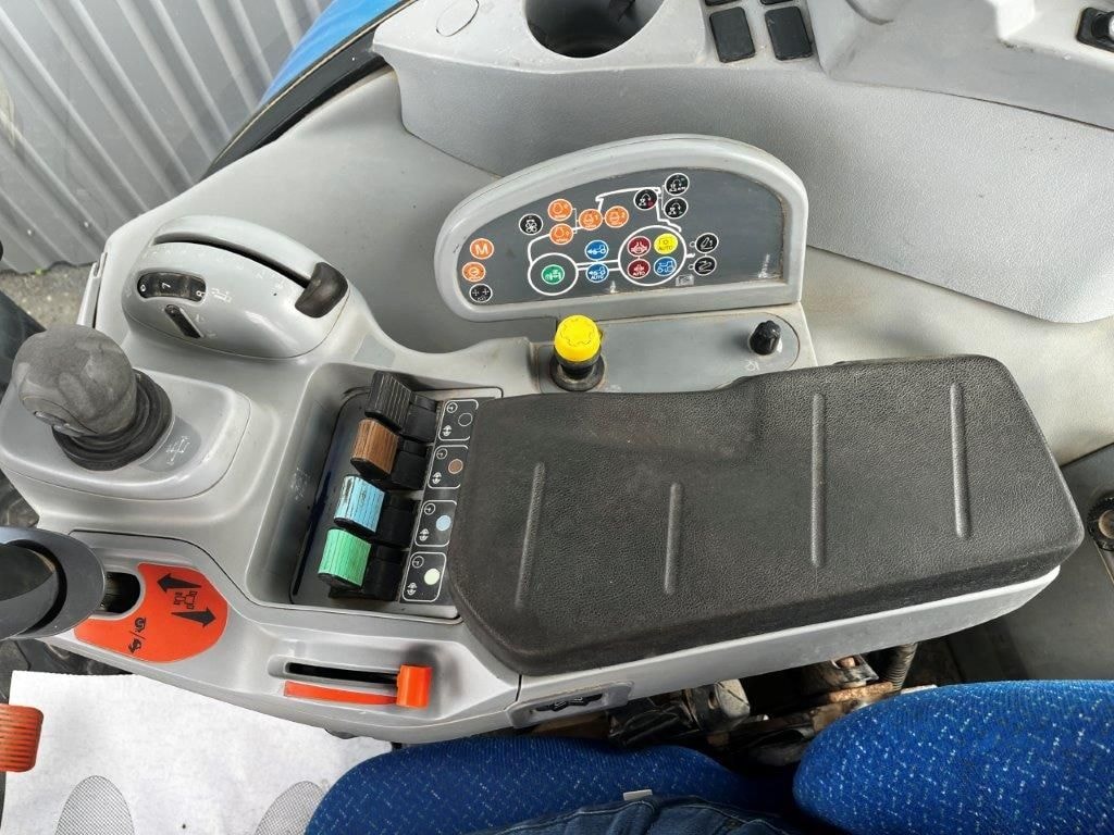 Tracteur NEW HOLLAND T7.210 AC - photo slide 15