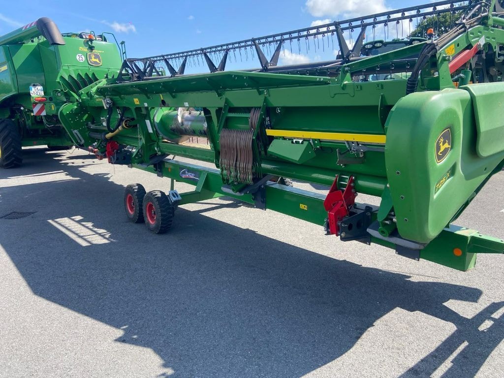 Moissonneuse JOHN DEERE T660HM - photo slide 13