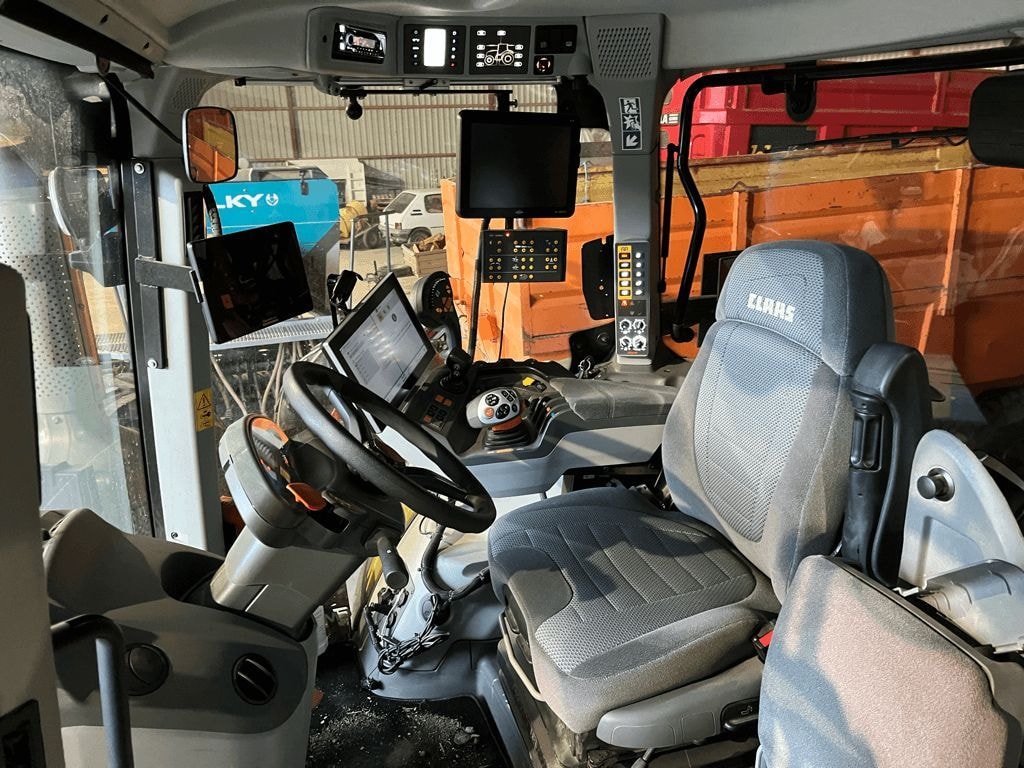 Tracteur CLAAS ARION 550 - photo slide 4