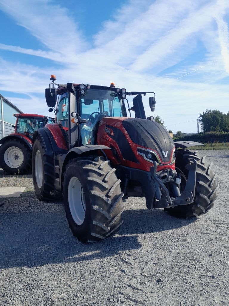 Tracteur VALTRA T175eH - photo slide 6