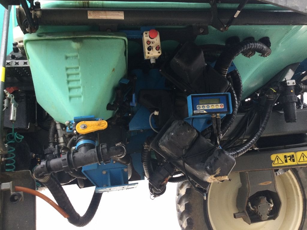 Pulverisateur automoteur BERTHOUD Raptor 3240 - photo slide 16