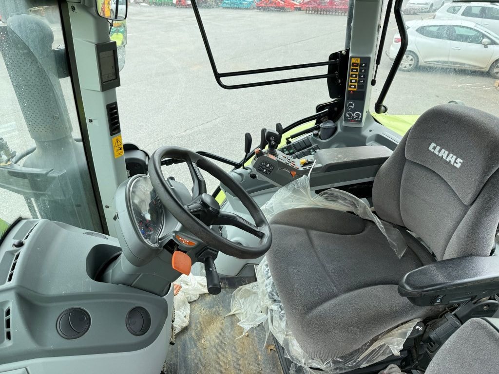 Tracteur CLAAS ARION 530 HEXASHIFT - - photo slide 13