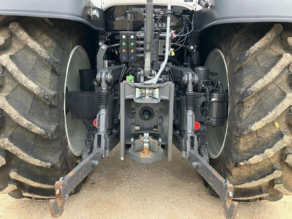 Tracteur VALTRA T 215 A - photo slide 5
