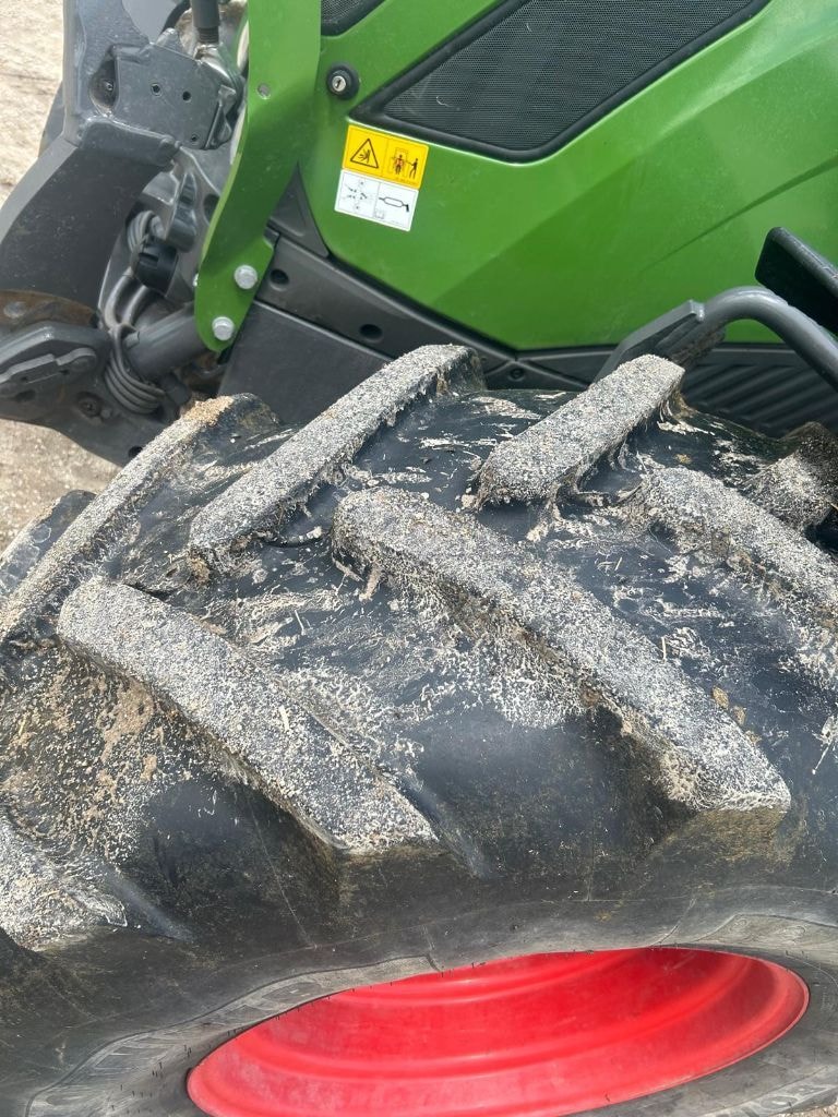 Tracteur chargeur FENDT 313 VARIO - photo slide 6