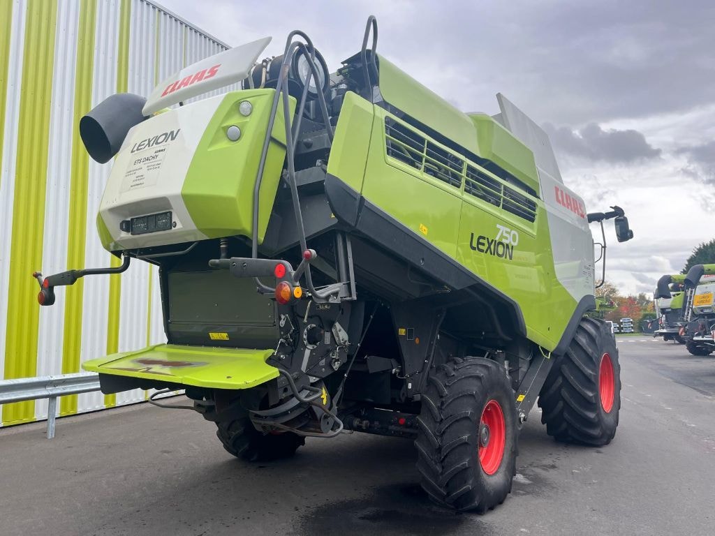 Moissonneuse CLAAS LEXION 750 - photo slide 7