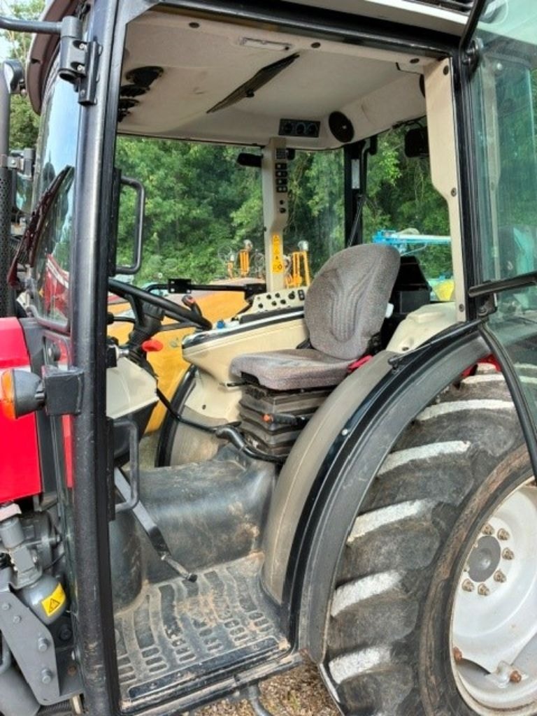 Tracteur etroit MASSEY FERGUSON 3710S EFF - photo slide 7