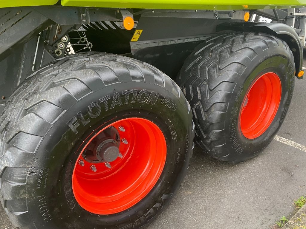 Presse haute densite CLAAS Quadrant 5300 RC T  - photo slide 6