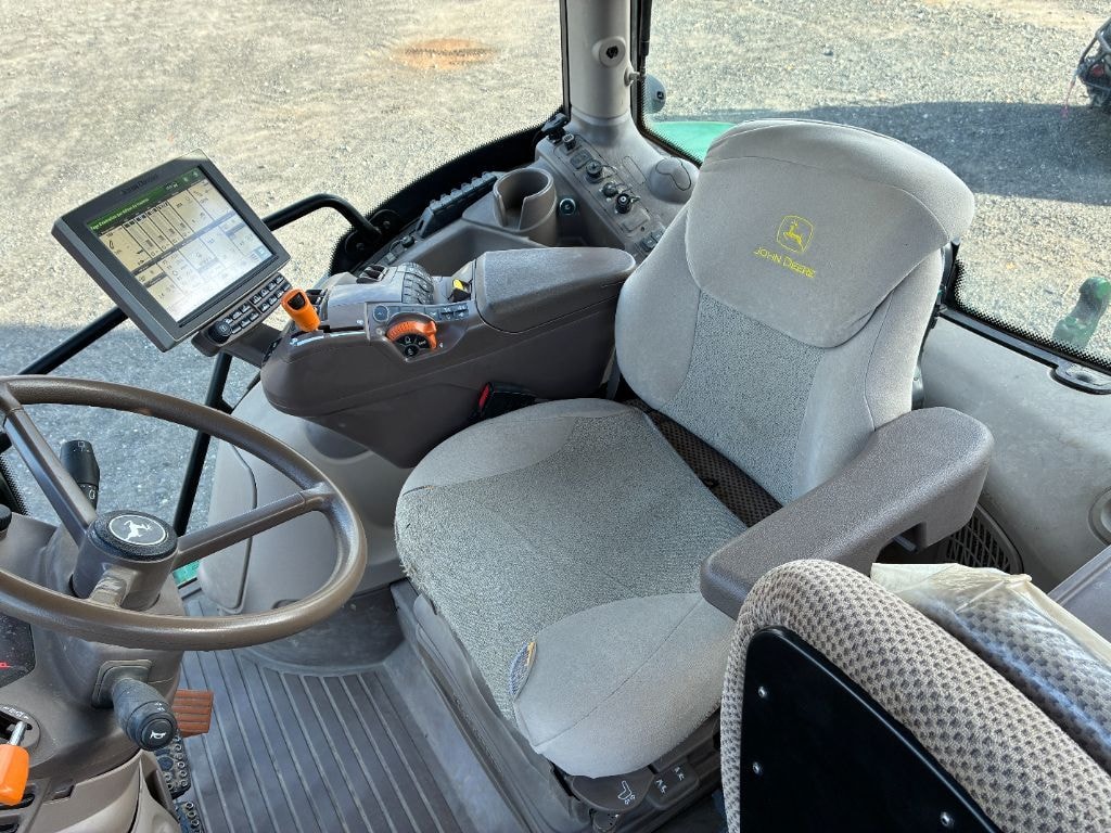 Tracteur JOHN DEERE 6110R - photo slide 9