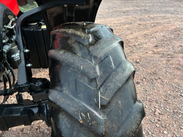 Tracteur CASE IH Farmall 85 c - photo slide 12